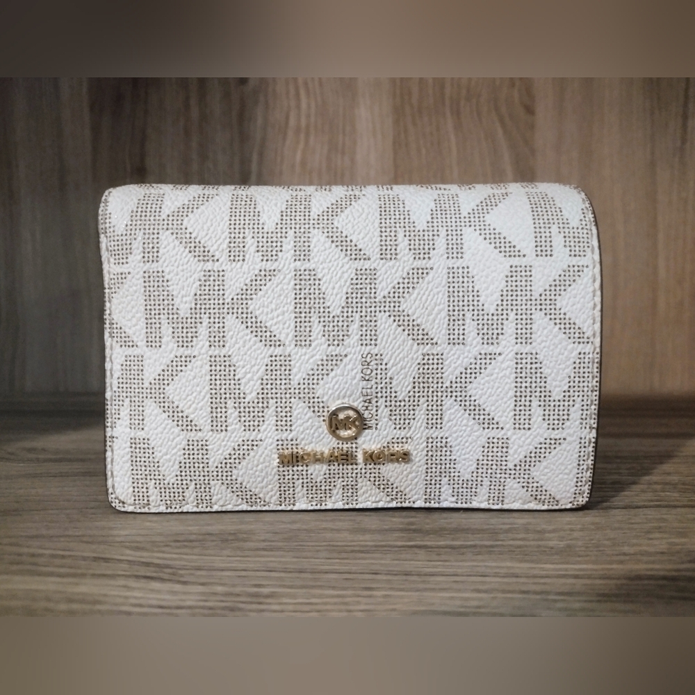 Michael Kors MD Billfold Vanilla Logo Wallet